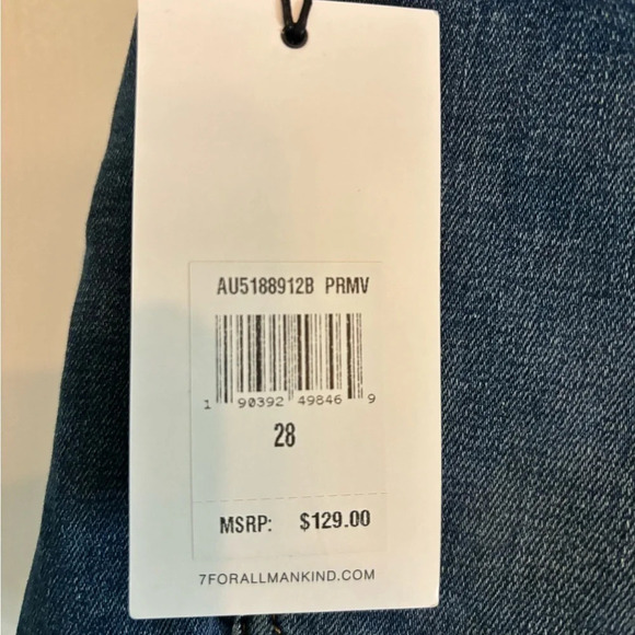 7 for All Mankind dark washed,‎ frayed hem, 5 pocket, size 28 jean short NWT - Picture 6 of 10